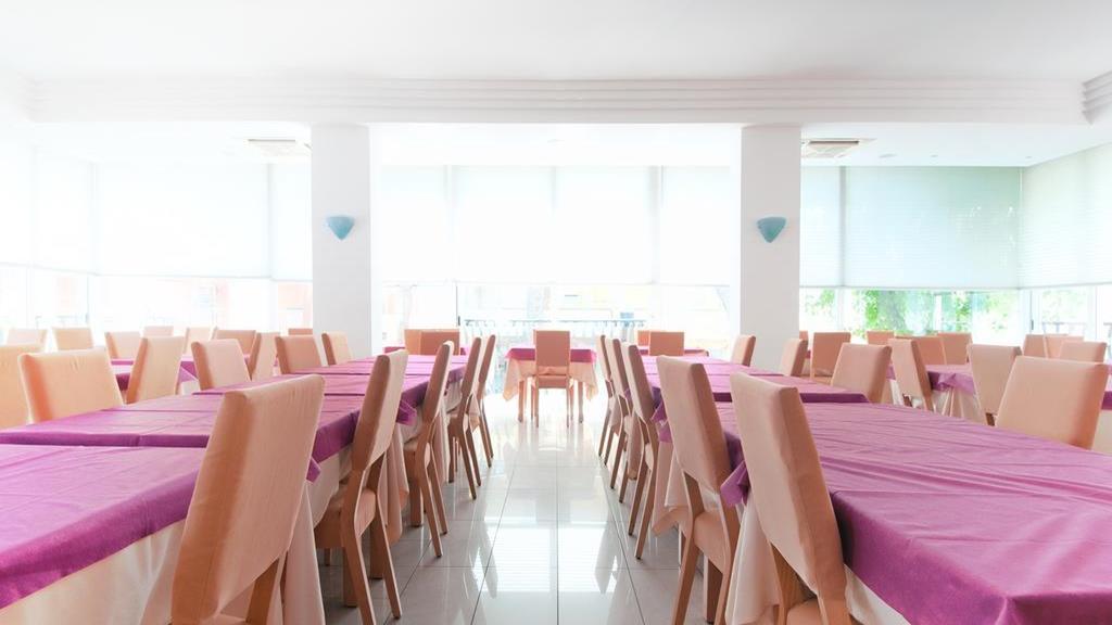 Hotel Aria Di Mare - Bed & Brunch In Centro A Риччоне Экстерьер фото